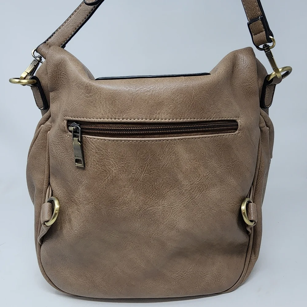 Jen&Co vegan tan snake print‎ convertible backpack with regular and guitar Strap